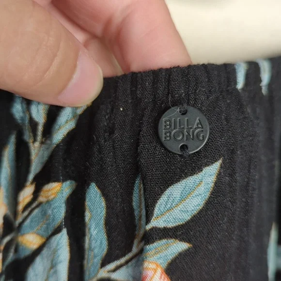 Billabong black with pink white green floral flowy long sleeve shirt size medium - Picture 4 of 9